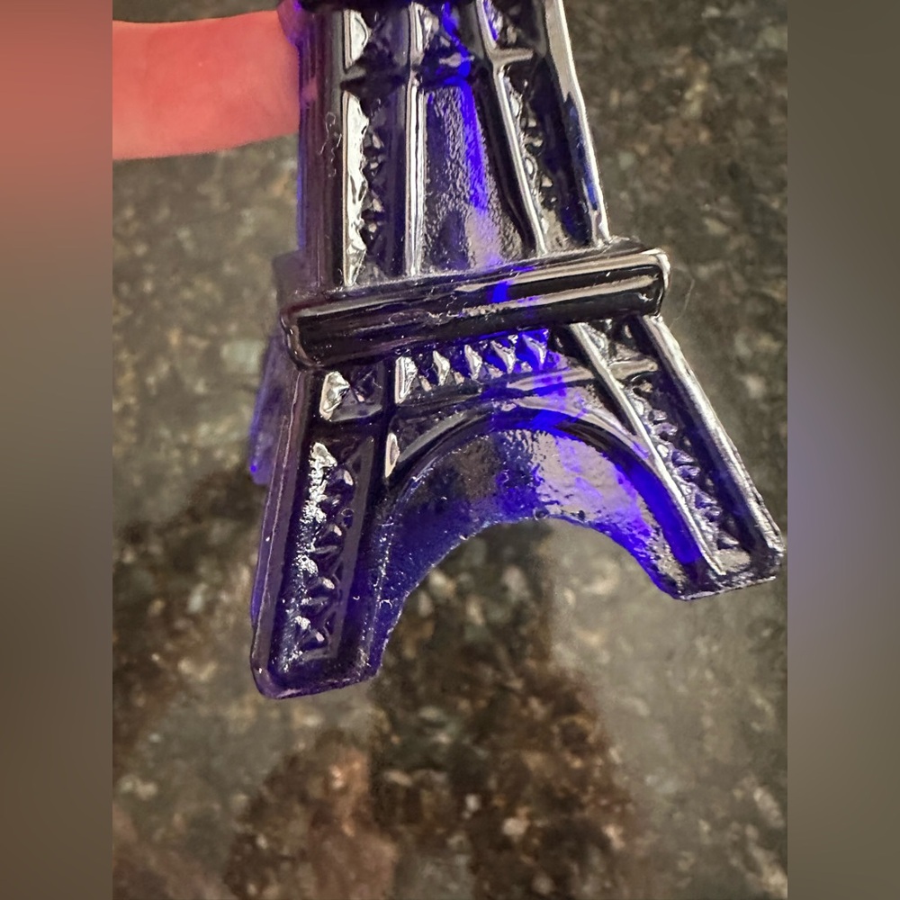 Eiffel Tower blue glass figurine/ornament - Picture 12 of 14